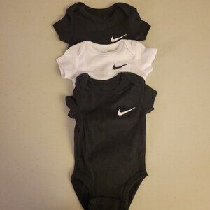 Nike Baby Bodysuits (3-pack) 0-3 mo